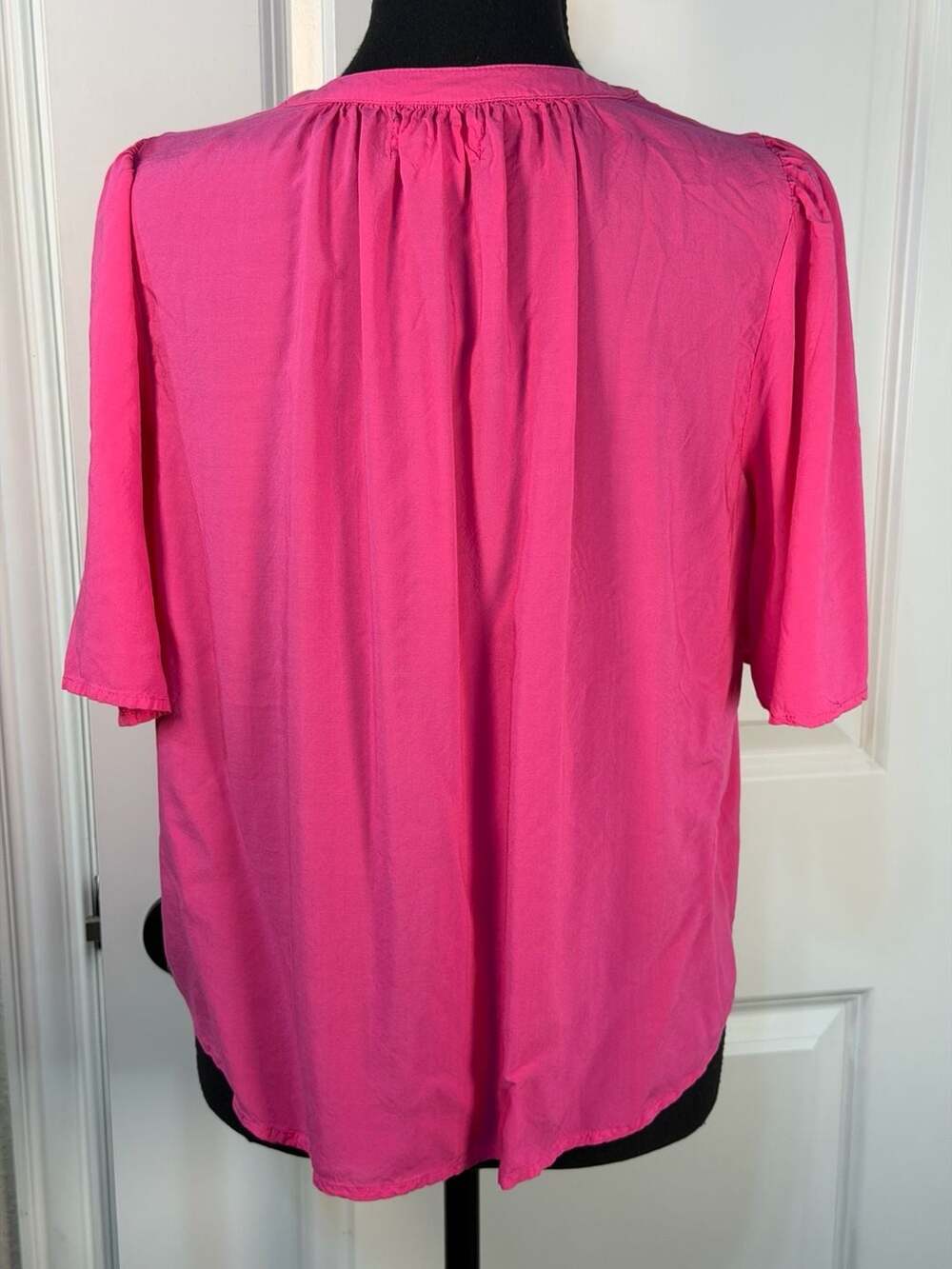 Velvet by Graham & Spencer Pink Viscose V-Neck Puff Sleeve Blouse Size XS - Picture 5 of 6